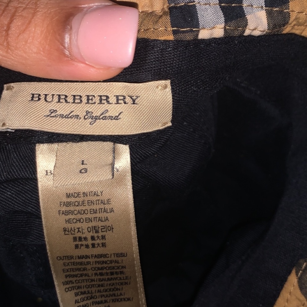 Burberry bucket hat (L)